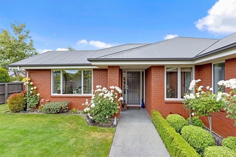 Photo of property in 1 Ross Place, Northwood, Christchurch, 8051