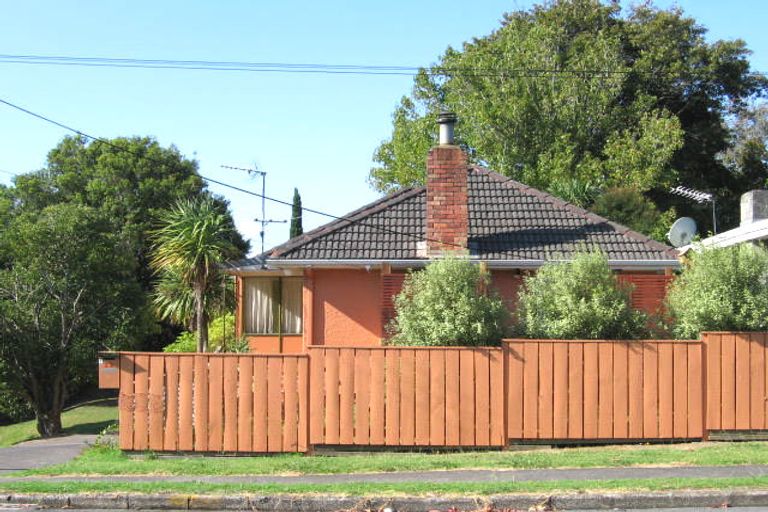 Photo of property in 2/32 Willerton Avenue, New Lynn, Auckland, 0600