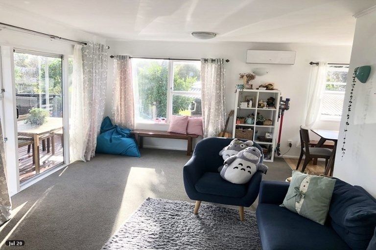 Photo of property in 1/15 Paramu Avenue, Birkdale, Auckland, 0626