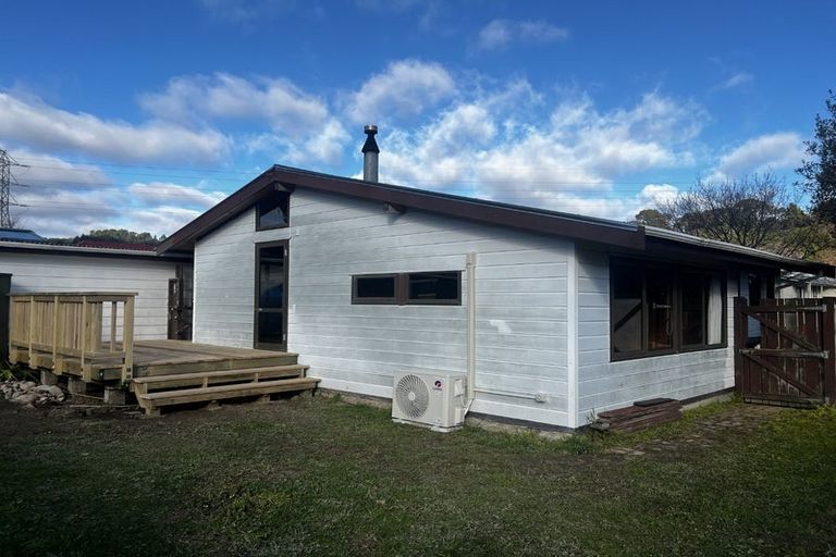 Photo of property in 63 Gemstone Drive, Birchville, Upper Hutt, 5018