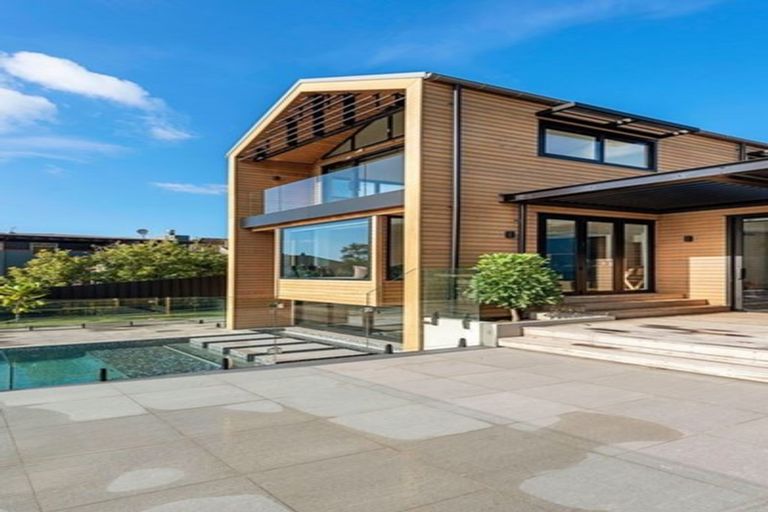 Photo of property in 24 Seacliffe Avenue, Belmont, Auckland, 0622