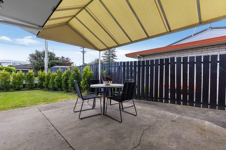Photo of property in 2/3 Centreway Road, Orewa, 0931