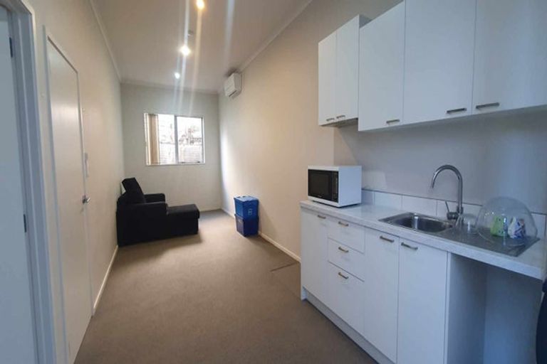 Photo of property in 11c Nimstedt Avenue, Oteha, Auckland, 0632
