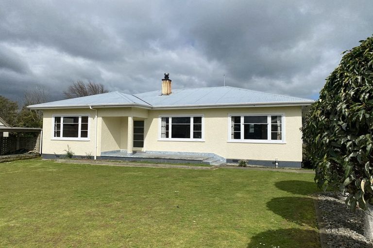 Photo of property in 3 Edward Street, Dannevirke, 4930