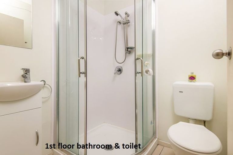 Photo of property in 37 Verdale Circle, Glen Eden, Auckland, 0602