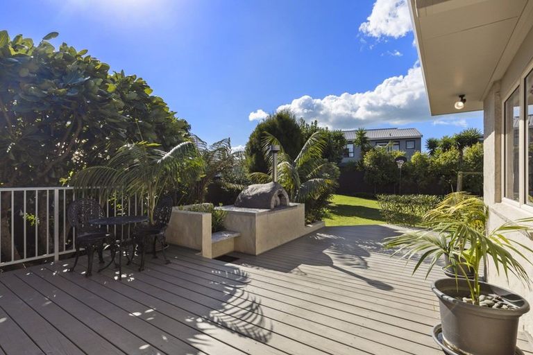 Photo of property in 27 Stella Drive, Clarks Beach, 2122