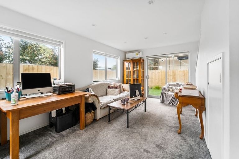 Photo of property in 11/8 Yeovil Road, Te Atatu Peninsula, Auckland, 0610