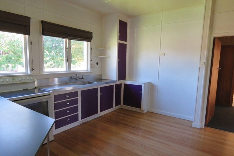 Photo of property in 13 Hunter Street, Edendale, 9825