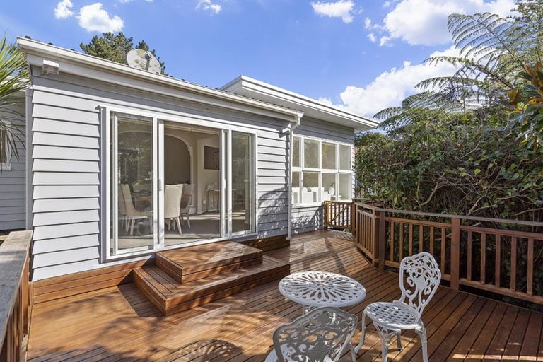 Photo of property in 11 Golf Road, New Lynn, Auckland, 0600