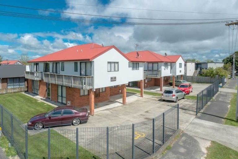 Photo of property in 1 Tralee Place, Hillcrest, Hamilton, 3216