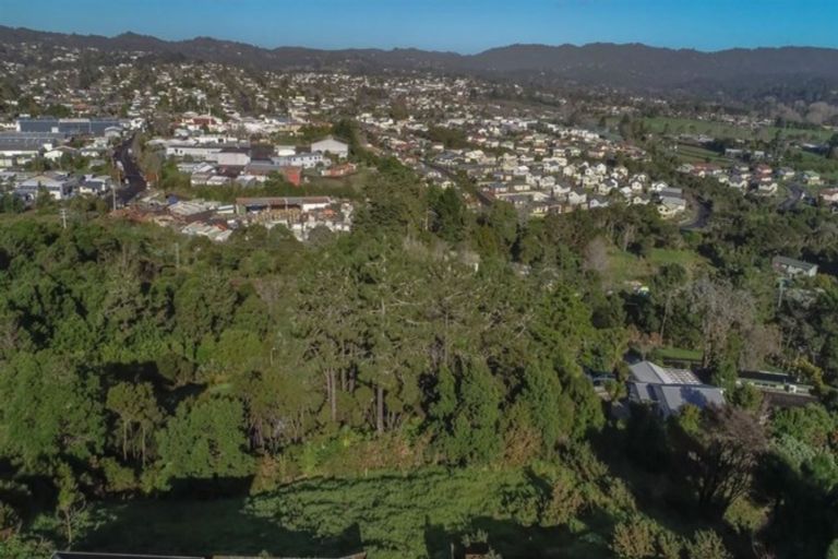 Photo of property in 103 Rangeview Road, Sunnyvale, Auckland, 0612