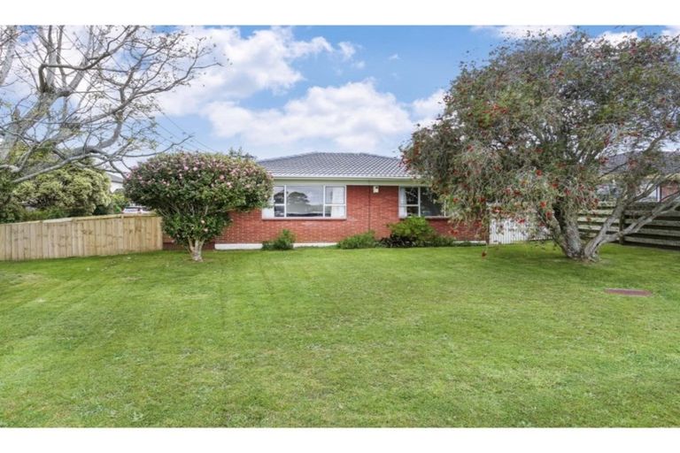 Photo of property in 1/6 Ray Small Drive, Papakura, 2110