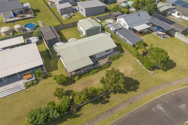 Photo of property in 23 Hawk Hill Crescent, Cooks Beach, Whitianga, 3591