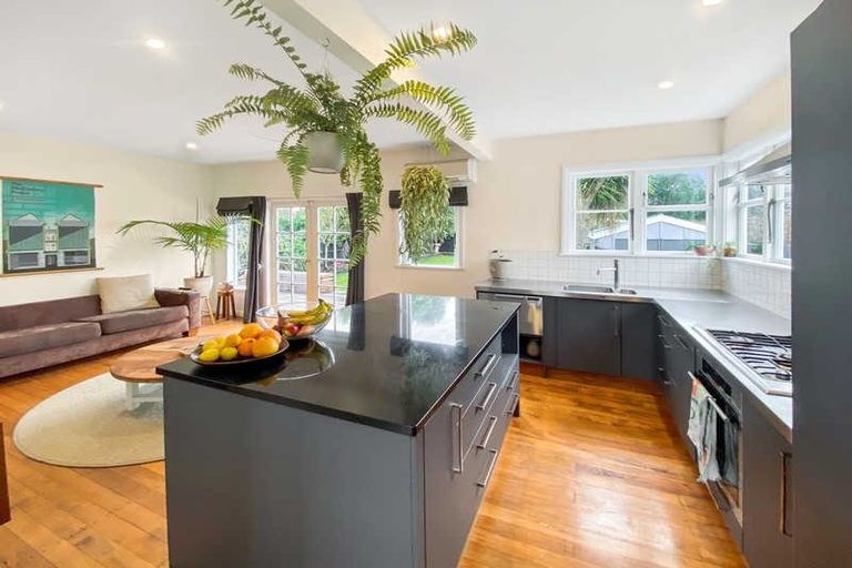 Photo of property in 16 Aldersley Street, Richmond, Christchurch, 8013