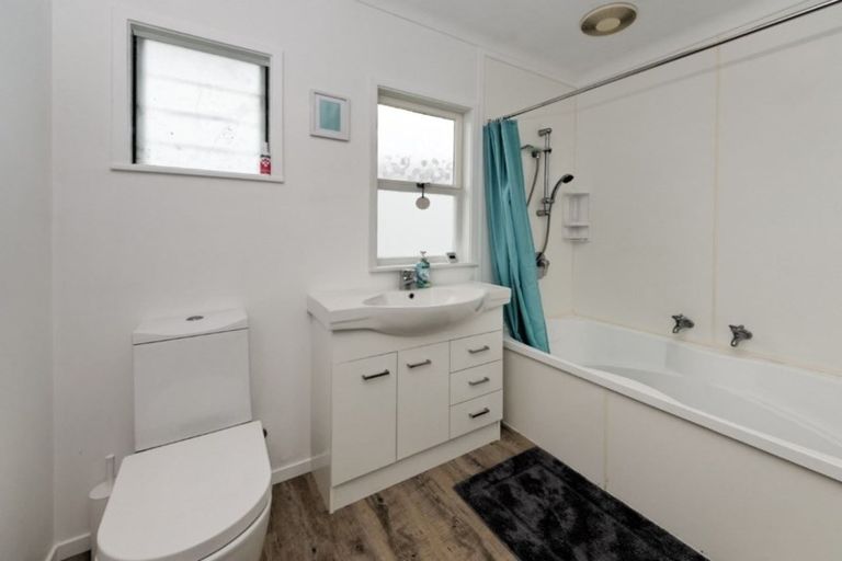 Photo of property in 177a Waimumu Road, Massey, Auckland, 0614