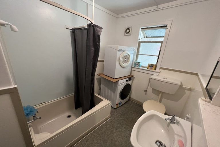 Photo of property in 16 Larsen Court, Roslyn, Palmerston North, 4414