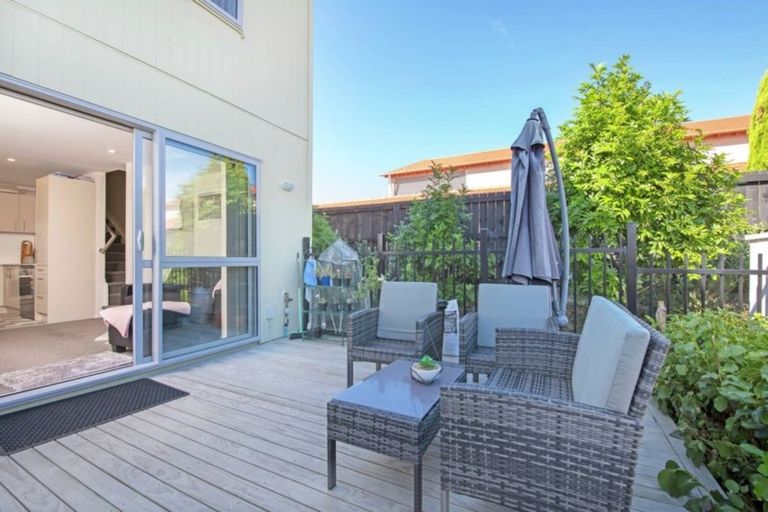 Photo of property in 35/11 Ray Small Drive, Papakura, 2110