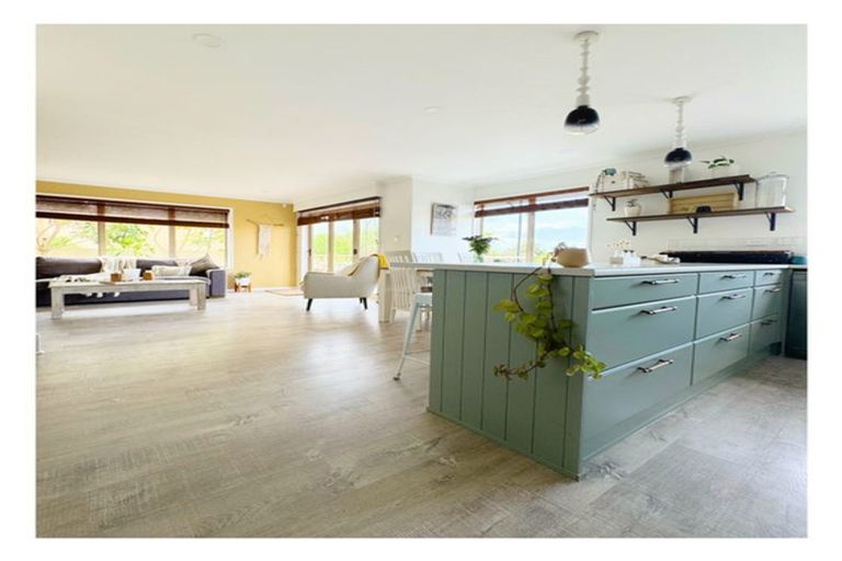 Photo of property in 41 Millennial Way, Orewa, 0931