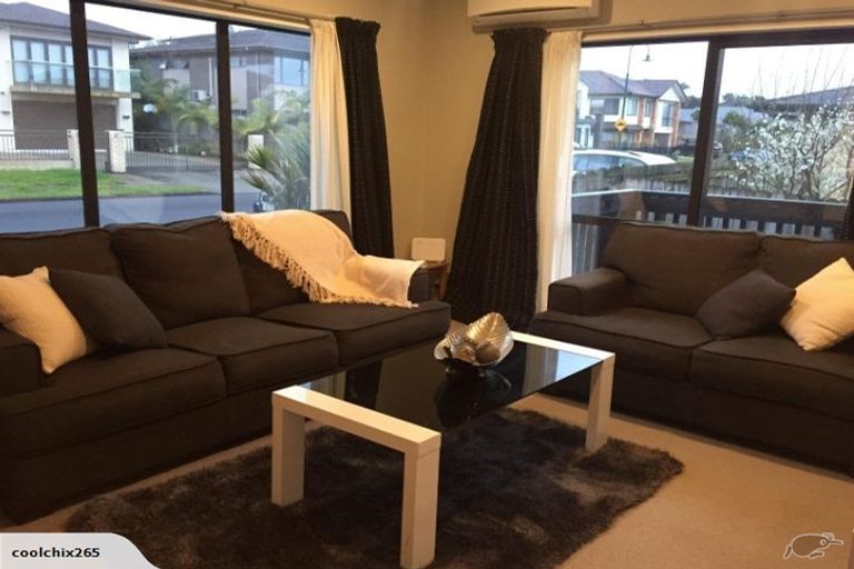 Photo of property in 29 Midhurst Avenue, Henderson, Auckland, 0612