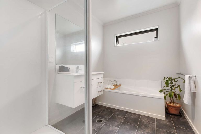 Photo of property in 30 Ipukarea Street, Weymouth, Auckland, 2103