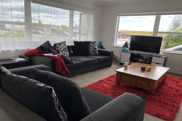 Photo of property in 134 Te Atatu Road, Te Atatu South, Auckland, 0610