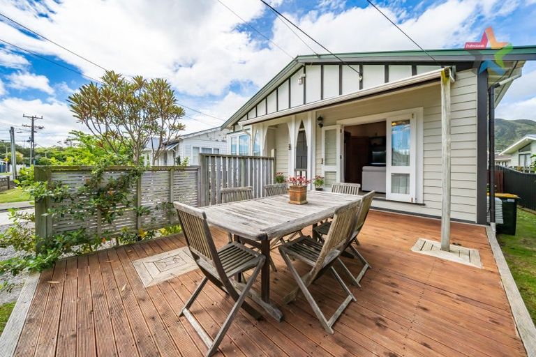 Photo of property in 40 Awamutu Grove, Waiwhetu, Lower Hutt, 5010