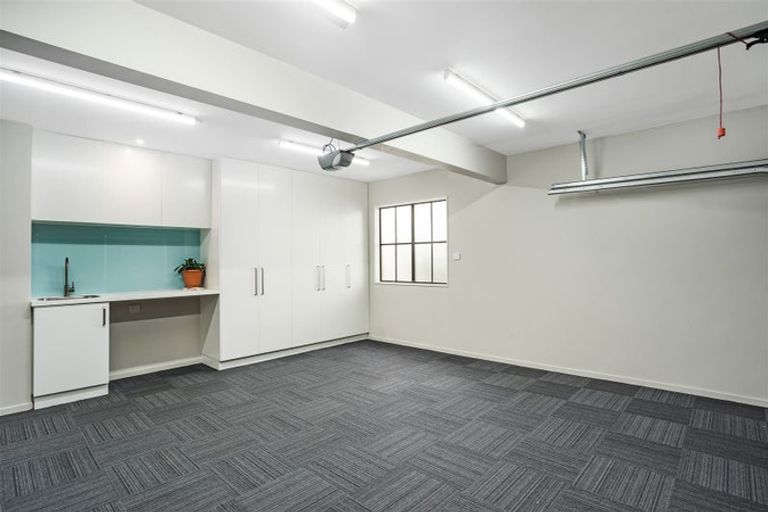 Photo of property in 306 Yaldhurst Road, Avonhead, Christchurch, 8042