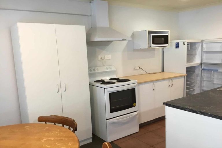 Photo of property in 12 Cosy Dell Road, North Dunedin, Dunedin, 9016