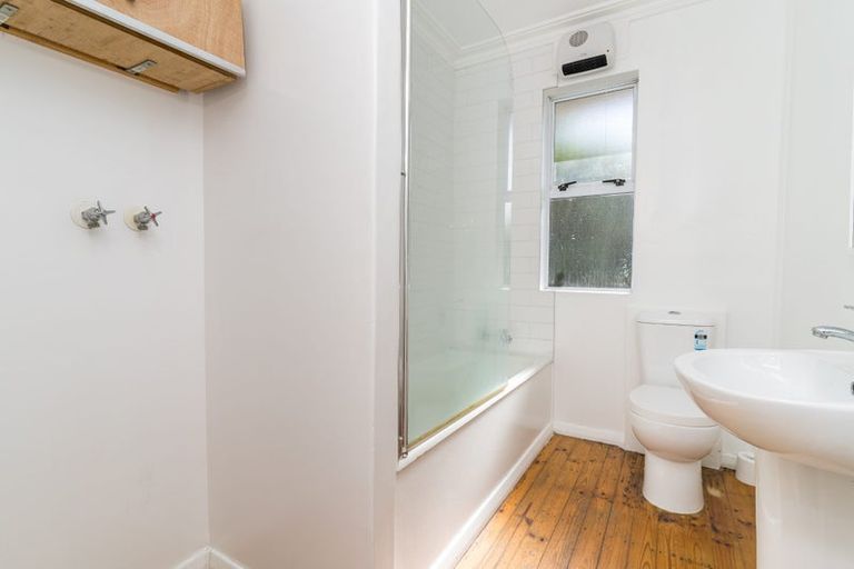 Photo of property in 30 Seaview Terrace, Kew, Dunedin, 9012