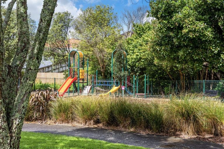Photo of property in 71 Moa Road, Point Chevalier, Auckland, 1022