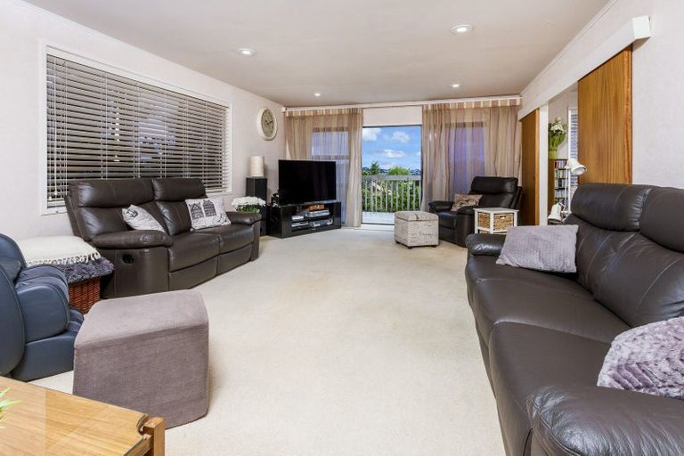 Photo of property in 11 Serrata Place, Browns Bay, Auckland, 0630