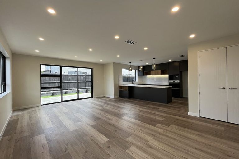 Photo of property in 15 Babos Avenue, Kumeu, 0810