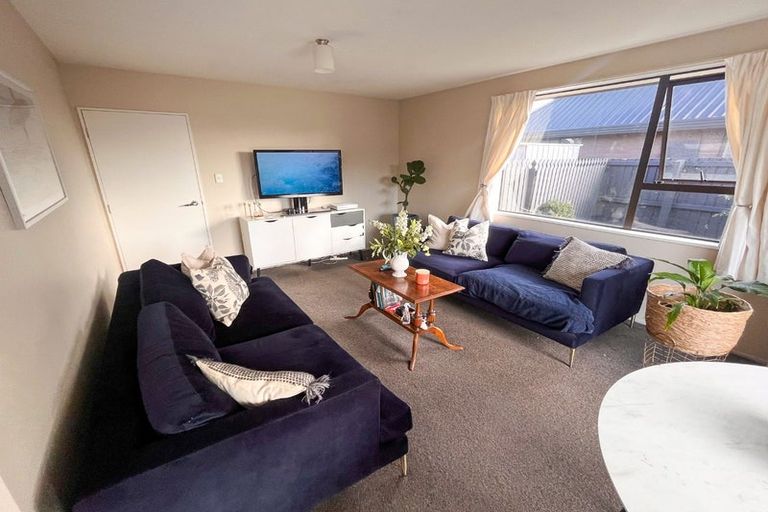 Photo of property in 2/41 Beauford Place, Parklands, Christchurch, 8083