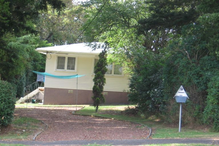 Photo of property in 89 Archibald Road, Kelston, Auckland, 0602