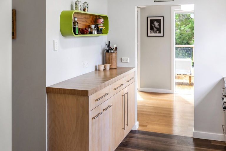Photo of property in 71 Moa Road, Point Chevalier, Auckland, 1022