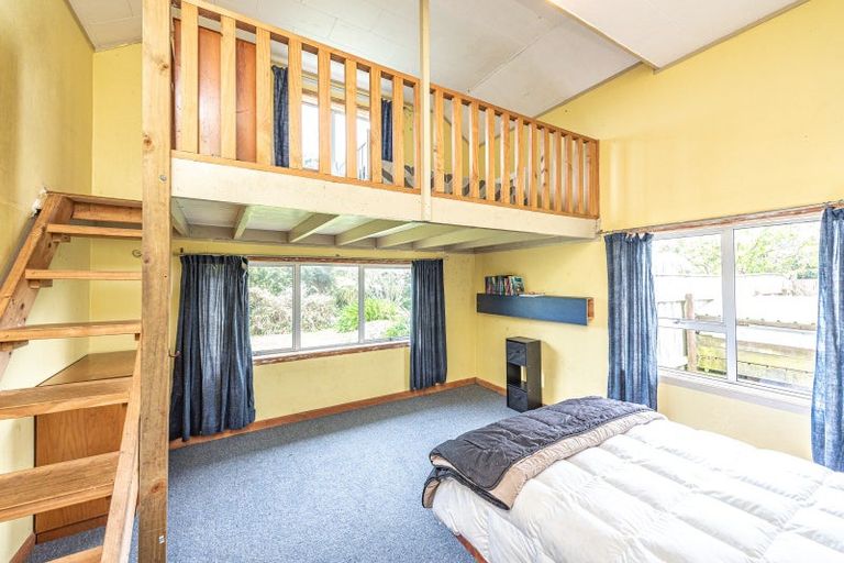 Photo of property in 30 Weraroa Road, Waverley, 4510