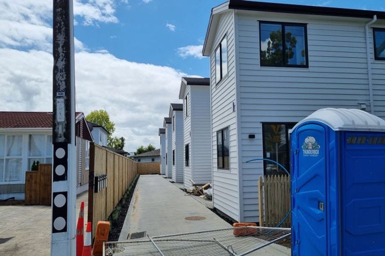 Photo of property in 64e Buscomb Avenue, Henderson, Auckland, 0610