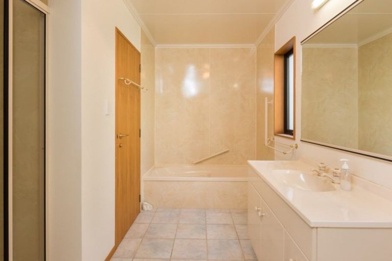 Photo of property in 18 Moana View Road, Waikawa, Picton, 7220