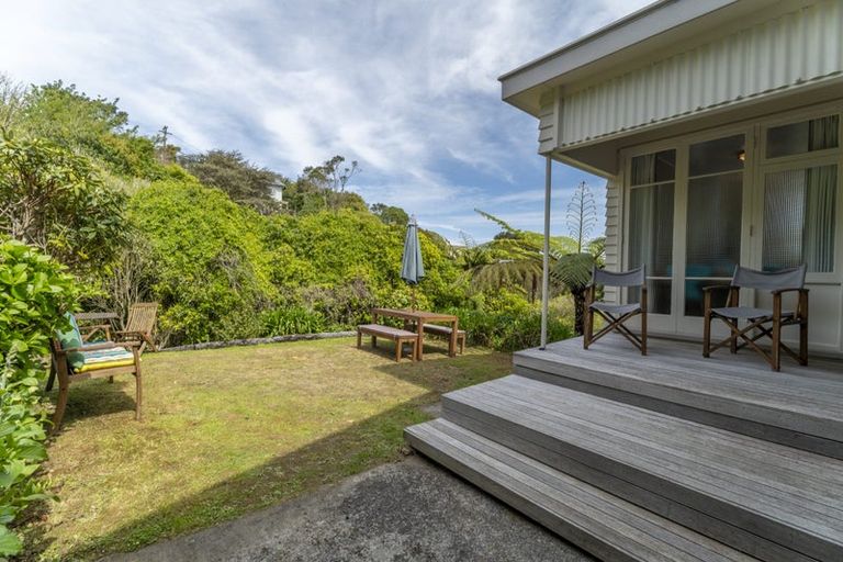 Photo of property in 18 Omar Street, Khandallah, Wellington, 6035