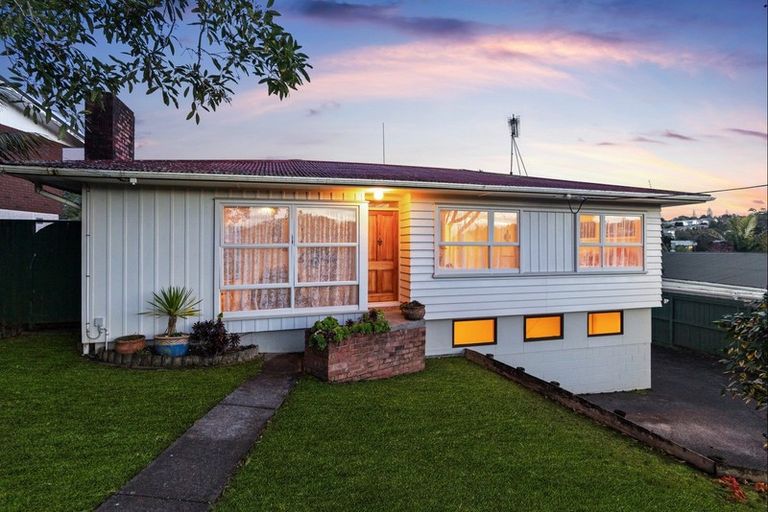 Photo of property in 44 Saffron Street, Birkdale, Auckland, 0626