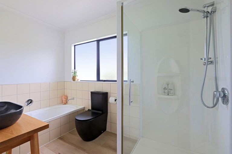 Photo of property in 16 Airini Road, Waimarama, Havelock North, 4294