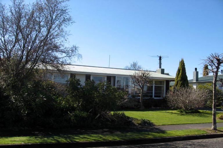 Photo of property in 19 Seddon Street, Carterton, 5713