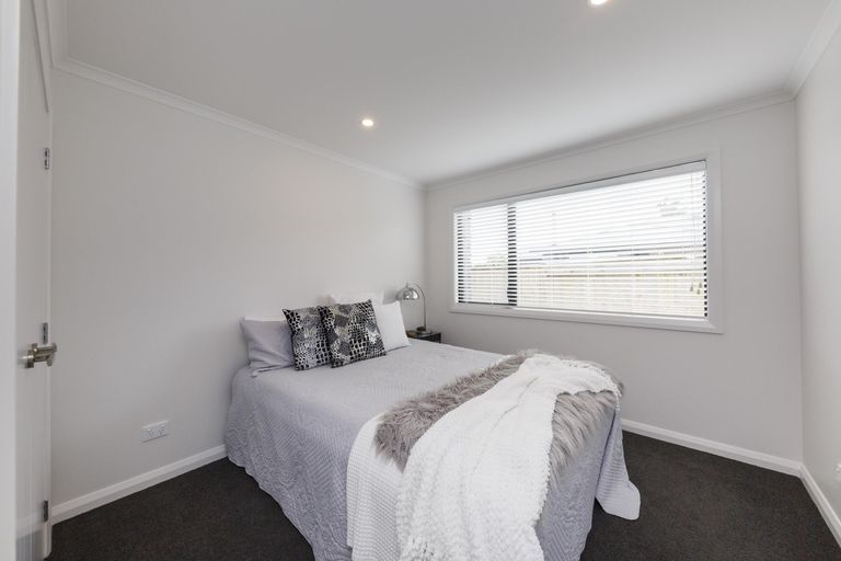 Photo of property in 5 Freedom Drive, Kelvin Grove, Palmerston North, 4414