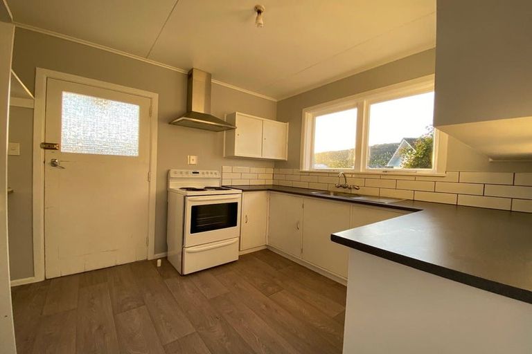 Photo of property in 20a Parera Grove, Heretaunga, Upper Hutt, 5018