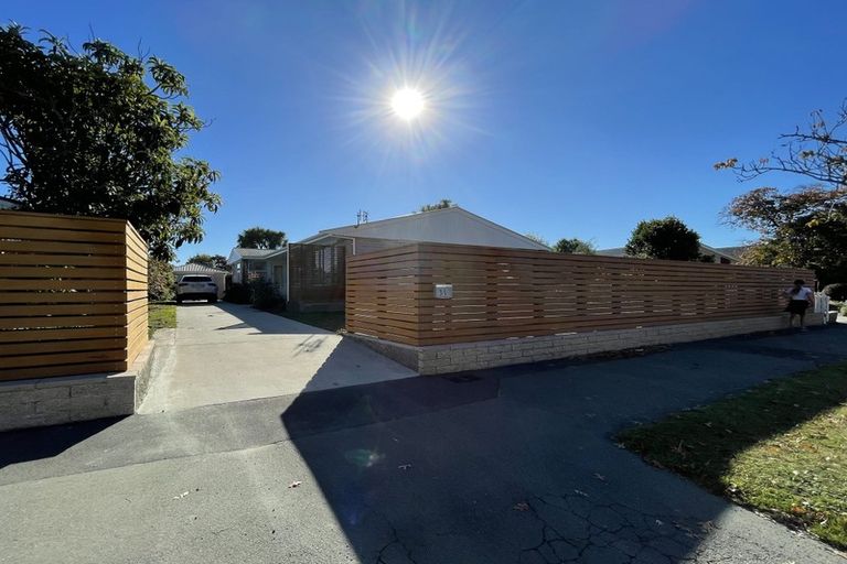 Photo of property in 31 Grahams Road, Ilam, Christchurch, 8041