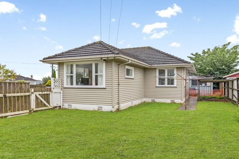 Photo of property in 18 Clyde Street, Levin, 5510
