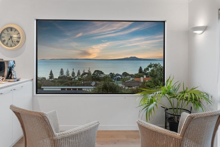 Photo of property in 832a Beach Road, Torbay, Auckland, 0630