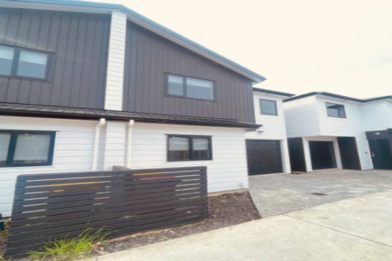 Photo of property in 4/2 Smiths Avenue, Papakura, 2110