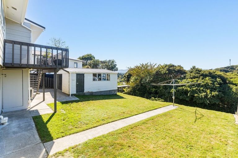 Photo of property in 11 Parkinson Close, Whitby, Porirua, 5024