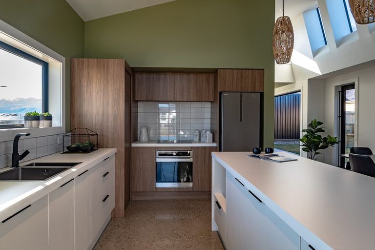 Photo of property in 34 Shepherd Road, Jacks Point, Queenstown, 9371